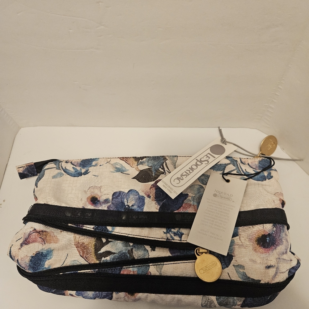 LeSportsac Niquea.D Clutch Purse Papyrus